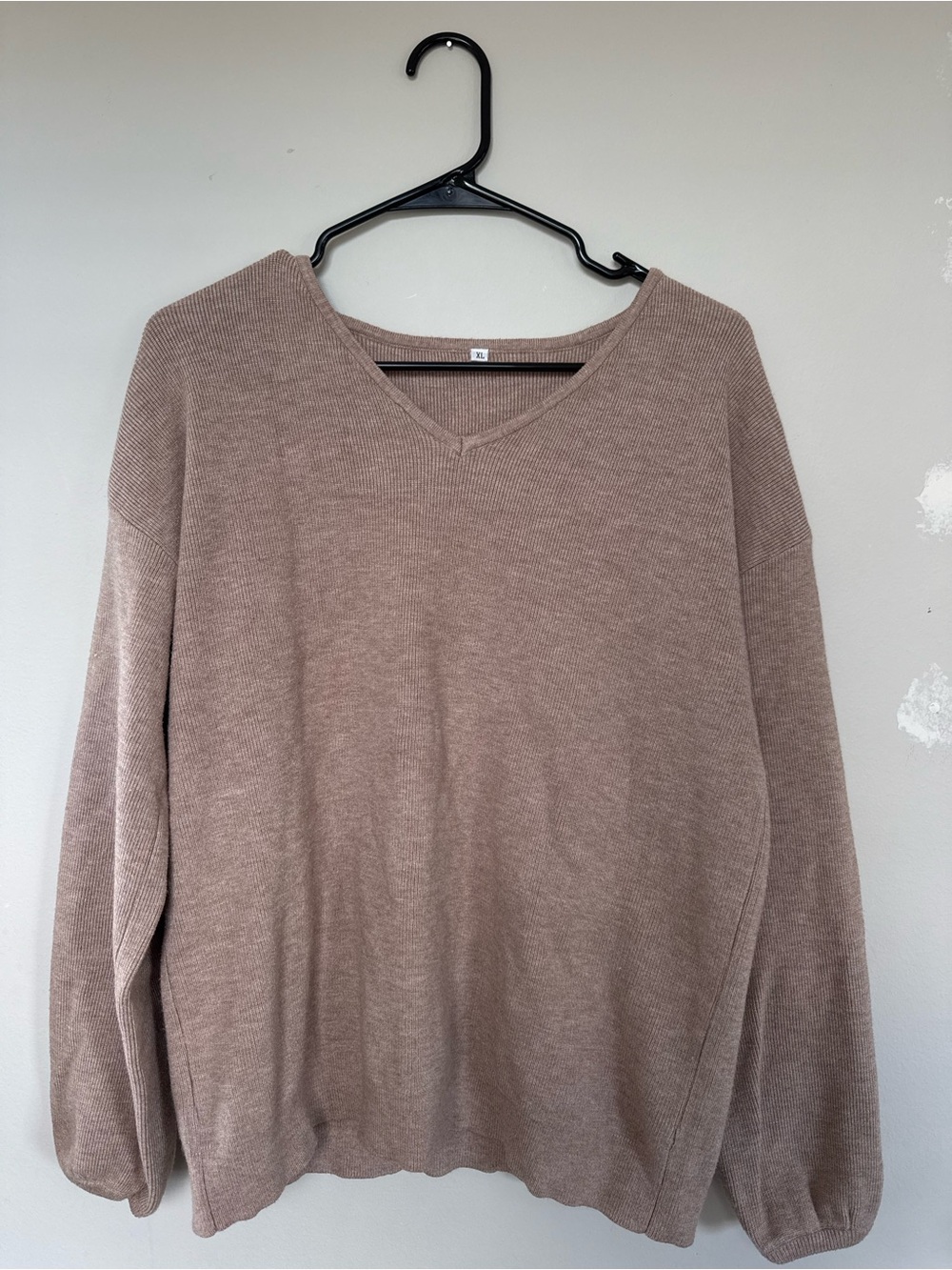 Taupe V-Neck Long Sleeve Knit Pullover Sweater Size XL (Fits Like Large)
